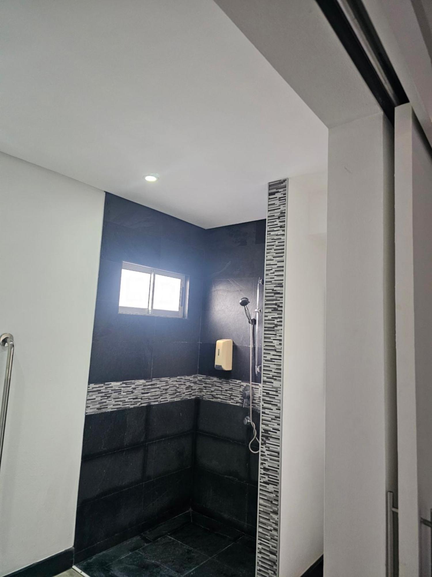 Pura Vida Apartments Quepos Oda fotoğraf